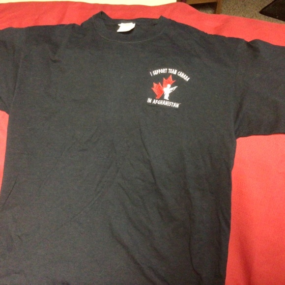 CANADIAN ARMED FORCES tshirt - Picture 3 of 3